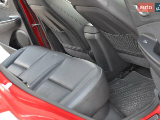 Красный Хендай Kona Electric, объемом двигателя 0 л и пробегом 125 тыс. км за 17500 $, фото 19 на Automoto.ua