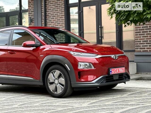 Красный Хендай Kona Electric, объемом двигателя 0 л и пробегом 72 тыс. км за 17400 $, фото 4 на Automoto.ua