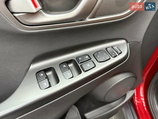 Червоний Хендай Kona Electric, об'ємом двигуна 0 л та пробігом 85 тис. км за 17933 $, фото 16 на Automoto.ua