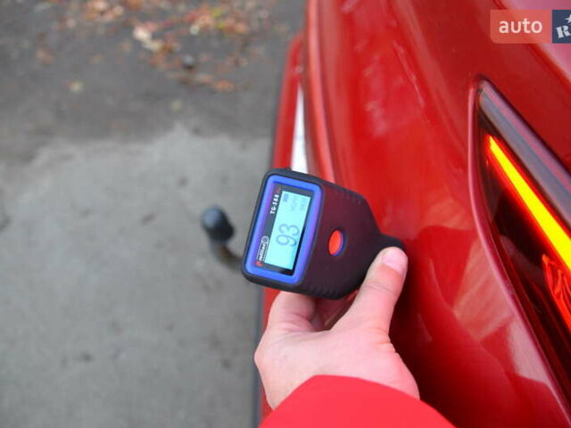 Красный Хендай Kona Electric, объемом двигателя 0 л и пробегом 125 тыс. км за 17500 $, фото 39 на Automoto.ua