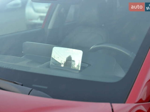 Красный Хендай Kona Electric, объемом двигателя 0 л и пробегом 125 тыс. км за 17500 $, фото 25 на Automoto.ua