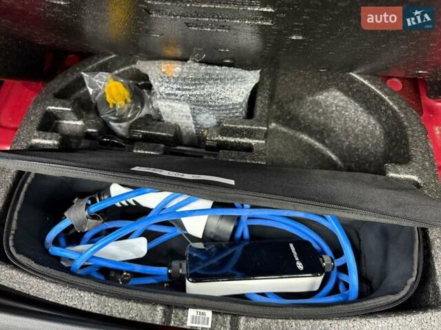 Червоний Хендай Kona Electric, об'ємом двигуна 0 л та пробігом 85 тис. км за 17933 $, фото 36 на Automoto.ua