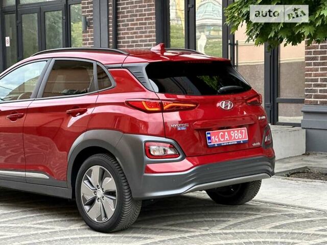 Красный Хендай Kona Electric, объемом двигателя 0 л и пробегом 72 тыс. км за 17400 $, фото 7 на Automoto.ua