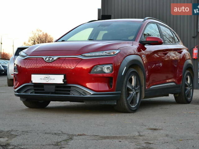 Красный Хендай Kona Electric, объемом двигателя 0 л и пробегом 125 тыс. км за 17500 $, фото 1 на Automoto.ua