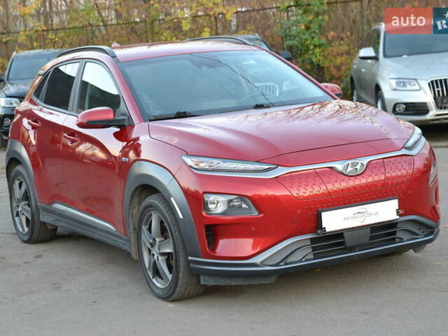 Красный Хендай Kona Electric, объемом двигателя 0 л и пробегом 125 тыс. км за 17500 $, фото 3 на Automoto.ua