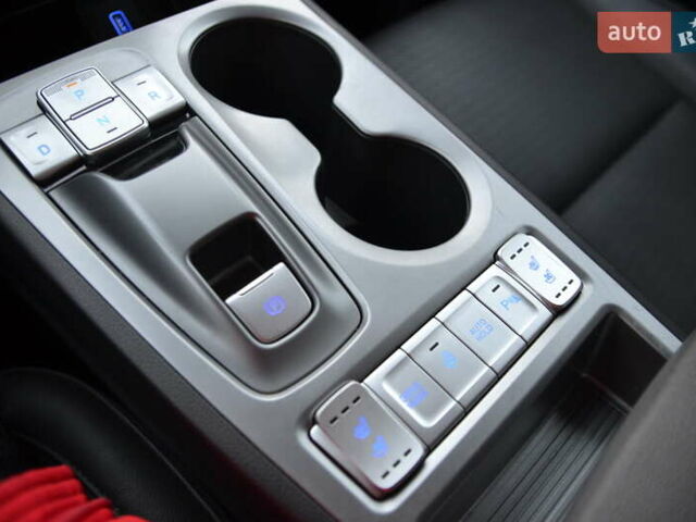 Красный Хендай Kona Electric, объемом двигателя 0 л и пробегом 125 тыс. км за 17500 $, фото 27 на Automoto.ua