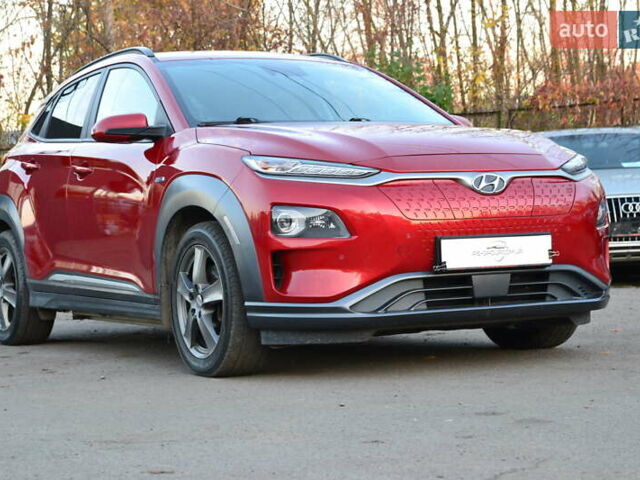 Красный Хендай Kona Electric, объемом двигателя 0 л и пробегом 125 тыс. км за 17500 $, фото 4 на Automoto.ua