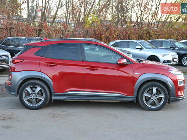 Красный Хендай Kona Electric, объемом двигателя 0 л и пробегом 125 тыс. км за 17500 $, фото 5 на Automoto.ua