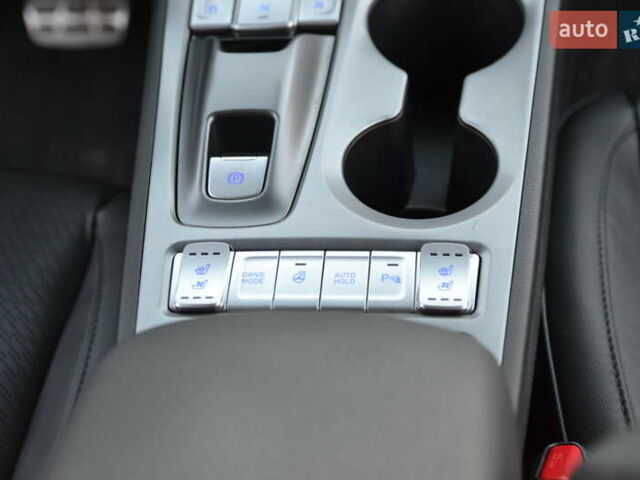 Красный Хендай Kona Electric, объемом двигателя 0 л и пробегом 125 тыс. км за 17500 $, фото 21 на Automoto.ua