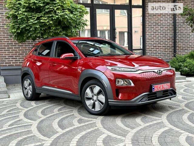 Красный Хендай Kona Electric, объемом двигателя 0 л и пробегом 72 тыс. км за 17400 $, фото 3 на Automoto.ua