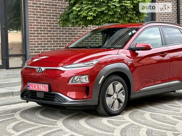 Красный Хендай Kona Electric, объемом двигателя 0 л и пробегом 72 тыс. км за 17400 $, фото 6 на Automoto.ua