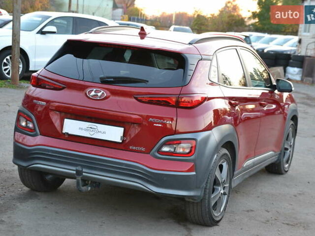 Красный Хендай Kona Electric, объемом двигателя 0 л и пробегом 125 тыс. км за 17500 $, фото 6 на Automoto.ua
