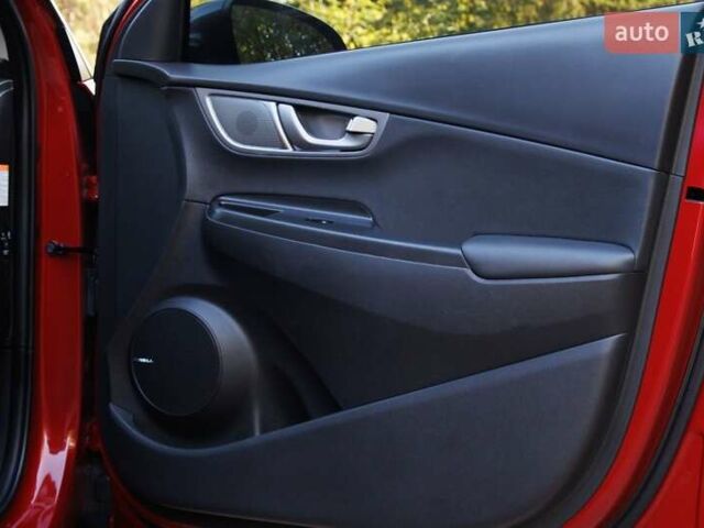 Красный Хендай Kona Electric, объемом двигателя 0 л и пробегом 89 тыс. км за 17950 $, фото 73 на Automoto.ua