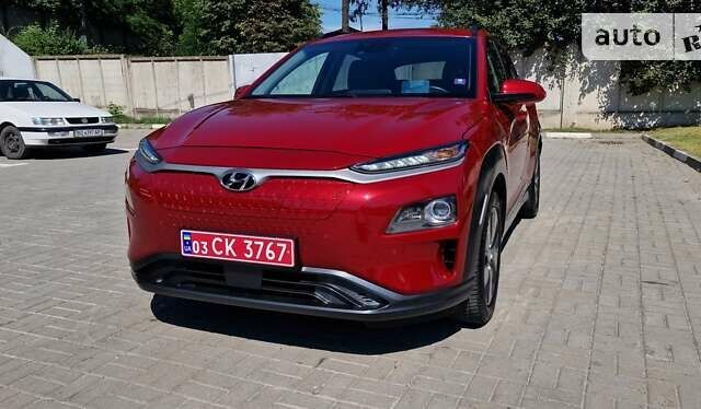 Красный Хендай Kona Electric, объемом двигателя 0 л и пробегом 57 тыс. км за 23799 $, фото 11 на Automoto.ua