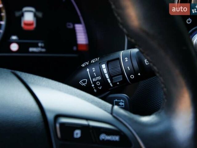 Красный Хендай Kona Electric, объемом двигателя 0 л и пробегом 89 тыс. км за 17950 $, фото 68 на Automoto.ua