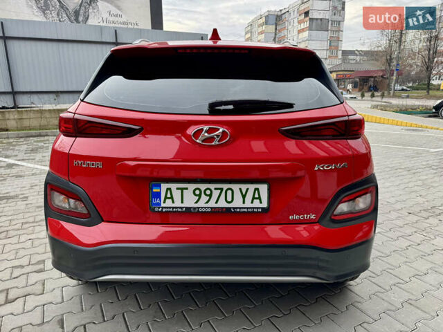 Красный Хендай Kona Electric, объемом двигателя 0 л и пробегом 100 тыс. км за 17900 $, фото 18 на Automoto.ua