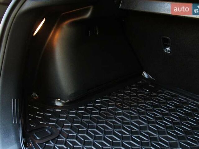 Красный Хендай Kona Electric, объемом двигателя 0 л и пробегом 89 тыс. км за 17950 $, фото 48 на Automoto.ua