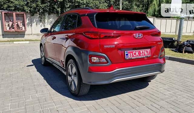 Красный Хендай Kona Electric, объемом двигателя 0 л и пробегом 57 тыс. км за 23799 $, фото 37 на Automoto.ua