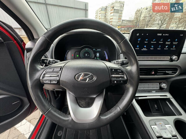 Красный Хендай Kona Electric, объемом двигателя 0 л и пробегом 100 тыс. км за 17900 $, фото 44 на Automoto.ua