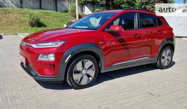 Красный Хендай Kona Electric, объемом двигателя 0 л и пробегом 57 тыс. км за 23799 $, фото 54 на Automoto.ua