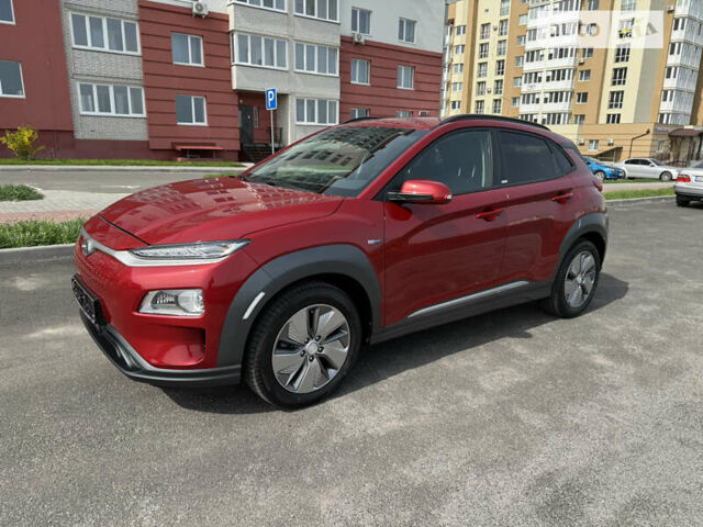 Красный Хендай Kona Electric, объемом двигателя 0 л и пробегом 35 тыс. км за 18000 $, фото 7 на Automoto.ua