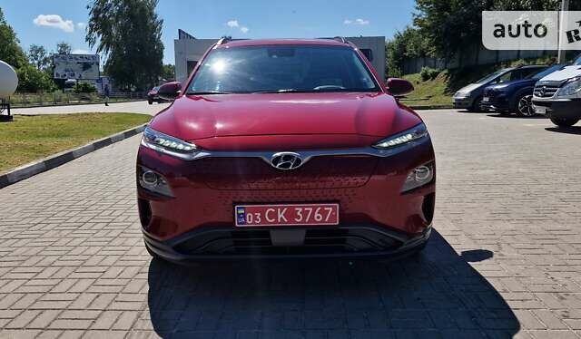 Красный Хендай Kona Electric, объемом двигателя 0 л и пробегом 57 тыс. км за 23799 $, фото 48 на Automoto.ua