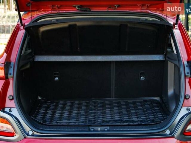 Красный Хендай Kona Electric, объемом двигателя 0 л и пробегом 89 тыс. км за 17950 $, фото 46 на Automoto.ua