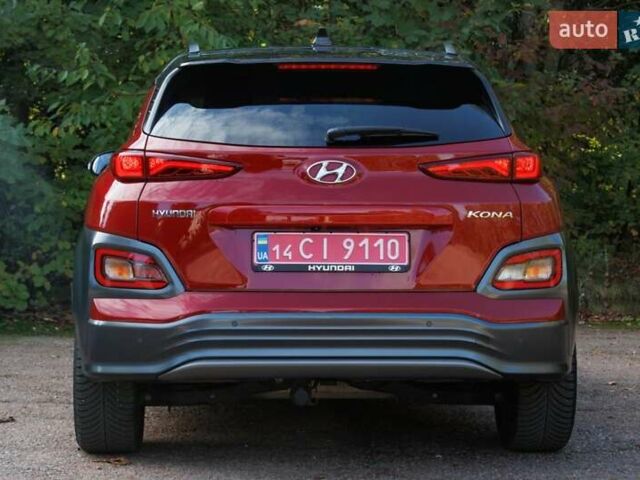 Красный Хендай Kona Electric, объемом двигателя 0 л и пробегом 89 тыс. км за 17950 $, фото 19 на Automoto.ua