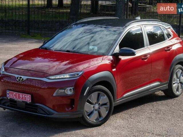 Красный Хендай Kona Electric, объемом двигателя 0 л и пробегом 89 тыс. км за 17950 $, фото 7 на Automoto.ua