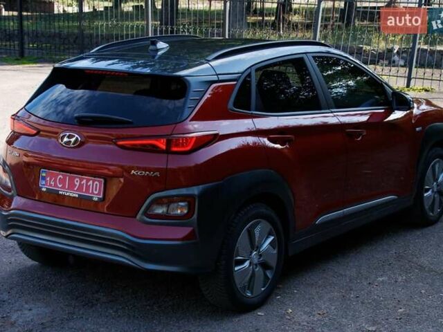 Красный Хендай Kona Electric, объемом двигателя 0 л и пробегом 89 тыс. км за 17950 $, фото 27 на Automoto.ua