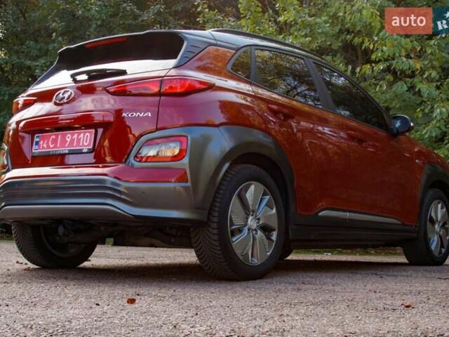 Красный Хендай Kona Electric, объемом двигателя 0 л и пробегом 89 тыс. км за 17950 $, фото 21 на Automoto.ua