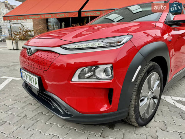 Красный Хендай Kona Electric, объемом двигателя 0 л и пробегом 100 тыс. км за 17900 $, фото 15 на Automoto.ua