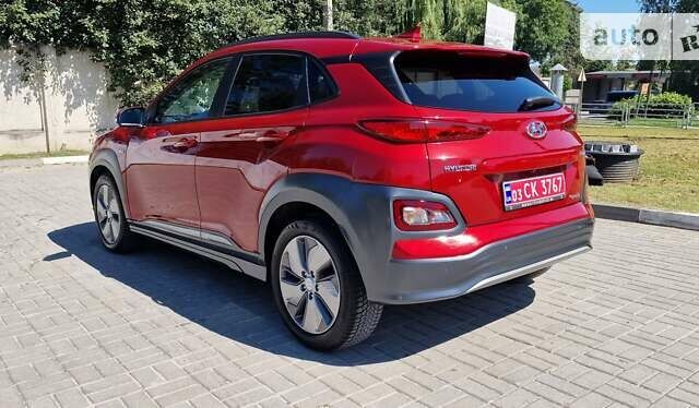 Красный Хендай Kona Electric, объемом двигателя 0 л и пробегом 57 тыс. км за 23799 $, фото 43 на Automoto.ua