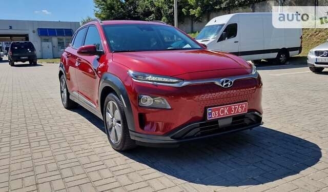 Красный Хендай Kona Electric, объемом двигателя 0 л и пробегом 57 тыс. км за 23799 $, фото 52 на Automoto.ua