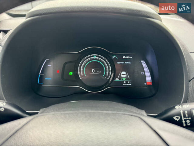 Красный Хендай Kona Electric, объемом двигателя 0 л и пробегом 100 тыс. км за 17900 $, фото 39 на Automoto.ua