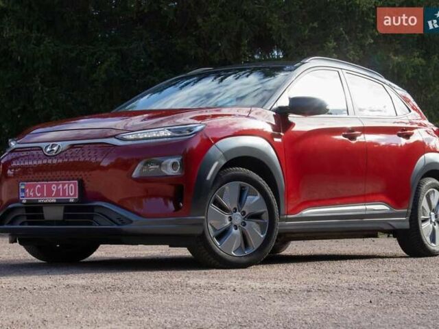Красный Хендай Kona Electric, объемом двигателя 0 л и пробегом 89 тыс. км за 17950 $, фото 4 на Automoto.ua