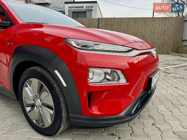Красный Хендай Kona Electric, объемом двигателя 0 л и пробегом 100 тыс. км за 17900 $, фото 14 на Automoto.ua