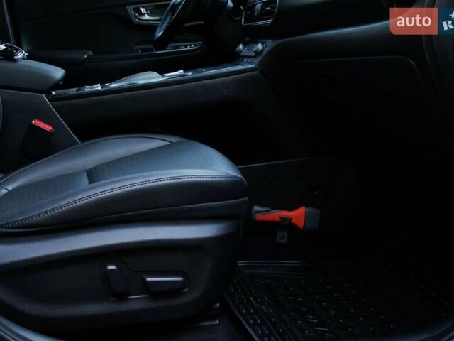 Красный Хендай Kona Electric, объемом двигателя 0 л и пробегом 89 тыс. км за 17950 $, фото 76 на Automoto.ua