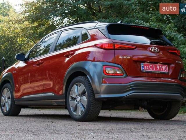 Красный Хендай Kona Electric, объемом двигателя 0 л и пробегом 89 тыс. км за 17950 $, фото 22 на Automoto.ua