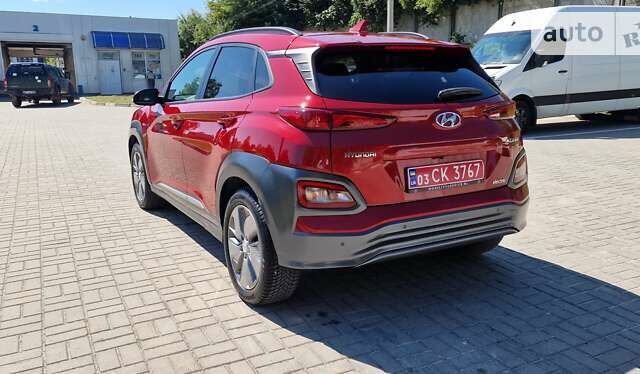 Красный Хендай Kona Electric, объемом двигателя 0 л и пробегом 57 тыс. км за 23799 $, фото 26 на Automoto.ua