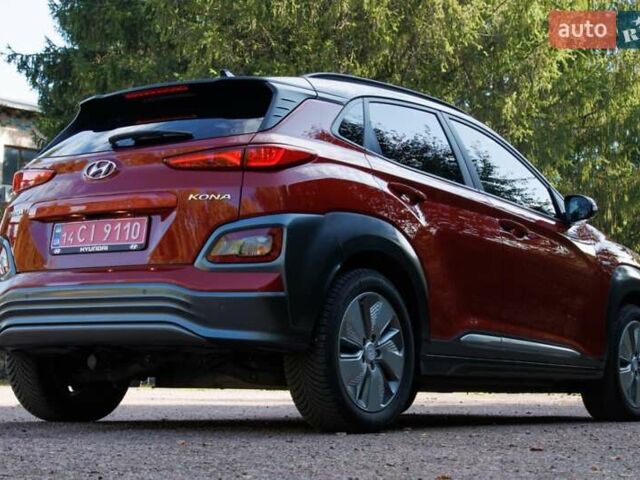 Красный Хендай Kona Electric, объемом двигателя 0 л и пробегом 89 тыс. км за 17950 $, фото 25 на Automoto.ua
