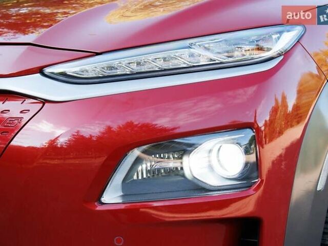 Красный Хендай Kona Electric, объемом двигателя 0 л и пробегом 89 тыс. км за 17950 $, фото 34 на Automoto.ua