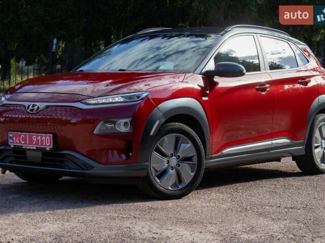 Красный Хендай Kona Electric, объемом двигателя 0 л и пробегом 89 тыс. км за 17950 $, фото 5 на Automoto.ua