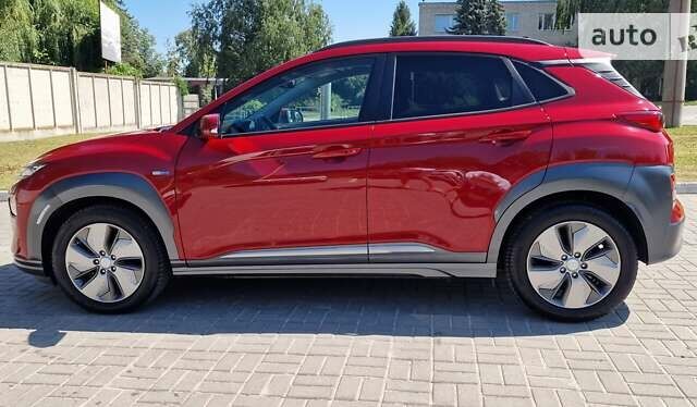 Красный Хендай Kona Electric, объемом двигателя 0 л и пробегом 57 тыс. км за 23799 $, фото 29 на Automoto.ua