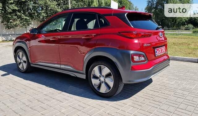 Красный Хендай Kona Electric, объемом двигателя 0 л и пробегом 57 тыс. км за 23799 $, фото 44 на Automoto.ua