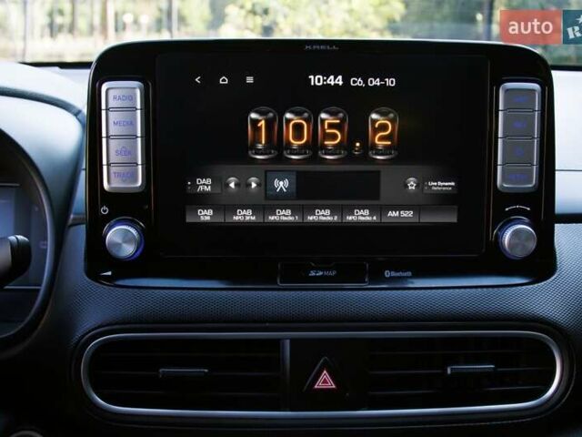 Красный Хендай Kona Electric, объемом двигателя 0 л и пробегом 89 тыс. км за 17950 $, фото 79 на Automoto.ua