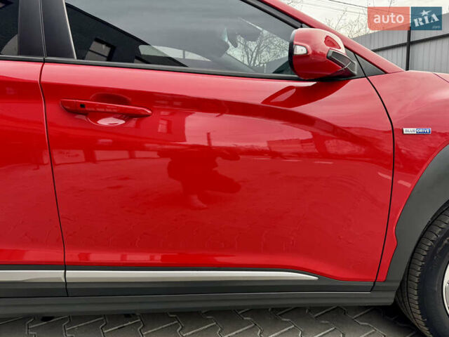Красный Хендай Kona Electric, объемом двигателя 0 л и пробегом 100 тыс. км за 17900 $, фото 21 на Automoto.ua