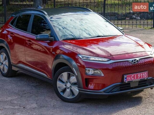 Красный Хендай Kona Electric, объемом двигателя 0 л и пробегом 89 тыс. км за 17950 $, фото 2 на Automoto.ua
