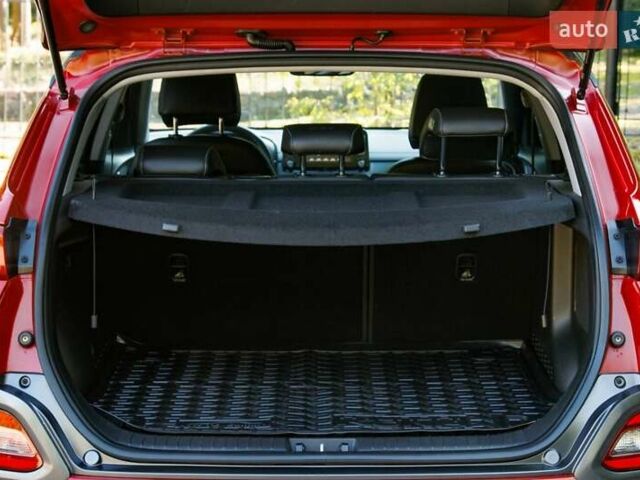 Красный Хендай Kona Electric, объемом двигателя 0 л и пробегом 89 тыс. км за 17950 $, фото 47 на Automoto.ua