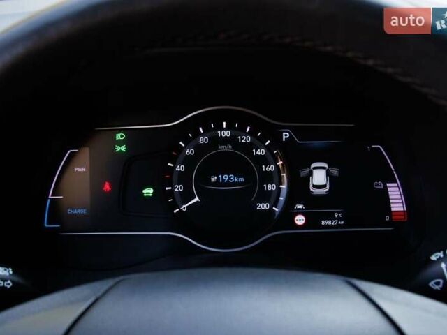 Красный Хендай Kona Electric, объемом двигателя 0 л и пробегом 89 тыс. км за 17950 $, фото 65 на Automoto.ua